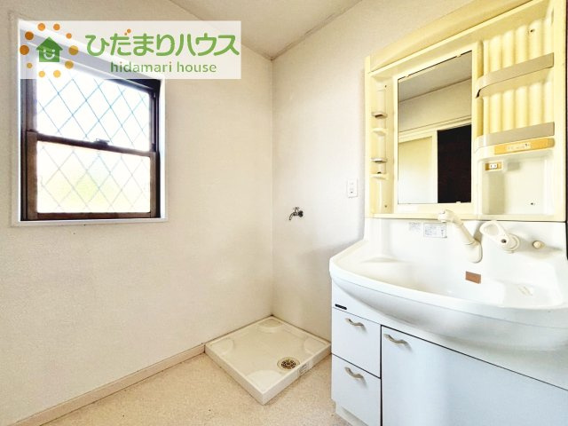 シンプルで使い勝手の良い独立洗面台！