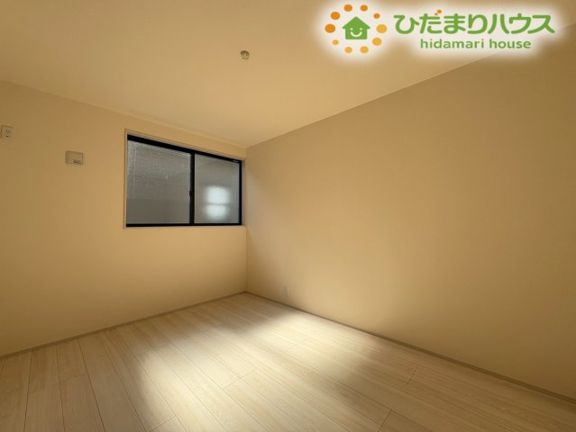 シンプルで使いやすい洋室は、お子様の一人部屋にピッタリ◎勉強机やベッドを置くのにちょうど良い広さで、子供の成長をサポートします！