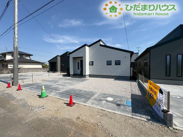 ワンフロアで生活が完結する平屋住宅です。階段の上り下りがない動線設計で、毎日の家事や掃除もスムーズにおこなえます◎子育て世代からシニア世代まで、長く快適に暮らせる住まいです。