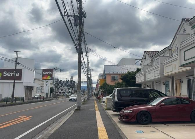 桜や紅葉の名所に出かける人は多いと思いますが、家にいながら季節の移ろいを感じる生活を送りませんか？リビングや窓から見える景色が生活を彩るワンポイントに！現地から見える景色を堪能してみては如何でしょう。
