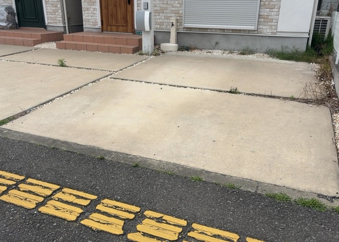 駐車場と明記されていても、最小スペースでつくられた駐車場だと大型車は駐車できなかったり、出入りしにくくなったりする可能性があります。お車のサイズと購入したい物件の駐車場のサイズを現地で確認しましょう。