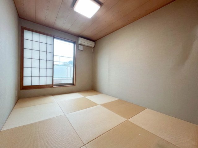 2階6.2帖の和室。　※CG加工にて作成した空室イメージ画像となります。現状は居住中で、実際の室内には家具・小物類等があります。