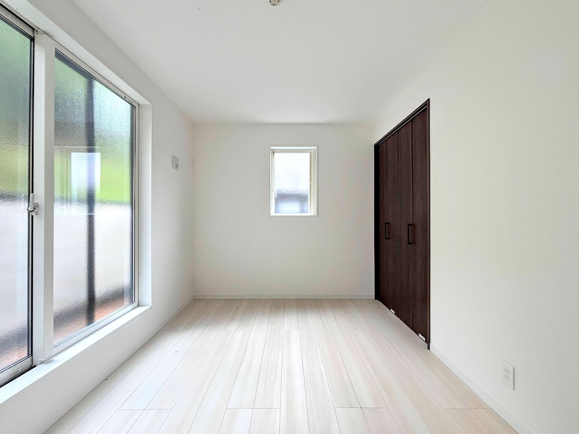 ◆柔らかい陽光が差し込む明るいお部屋を演出する設計。彩光の取れる窓が気持ちの良いお部屋を創り上げます。