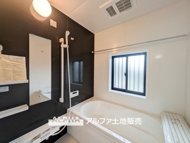 【Bathroom】　◆風呂◆カビが付きにくく軽くこすれば簡単に落ちるお掃除ラクラク仕様です。