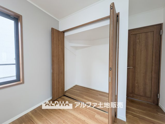 【cozy　room】　◆必要なもの、好きなもの◆しかないから安らげる。そんな部屋にしていく自分なりのデザインに。使いやすい部屋の形、大きい窓色々な用途が実現できる。