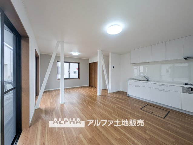 【cozy　living】　◆休日は◆仕事から切り離された家族の為だけの場所でゆっくりくつろぎたい。趣味や、習い事で休日を過ごすも楽しいが、結局はここが安らげる。