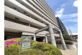 電車も車も見放題 横浜では な平坦エリア 2路線アクセスな最強立地 リノベ／レクセル新子安 の外観