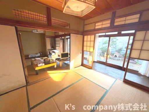 1階の和室6帖と8帖◇襖を開けてお使いいただくと大広間になります♪