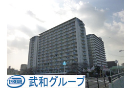 ファミールハイツ城東A棟の外観