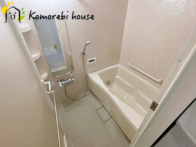 コンパクトで使いやすいお風呂です