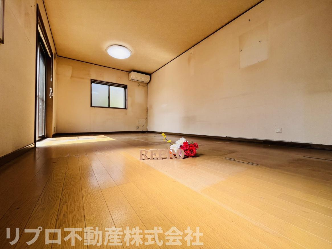 LDK15．75帖、エアコン付きです。リフォームなどのご相談はお気軽にどうぞ♪
