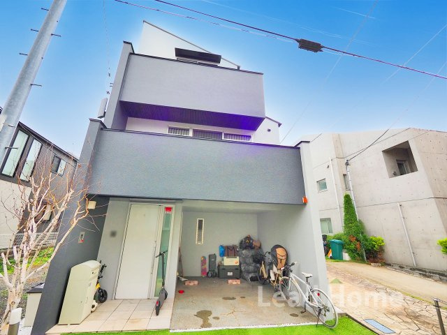 陽当り良好で明るい風が通り抜ける現地写真です！お洗濯物やお布団もカラッと気持ちよく乾きそうですね！