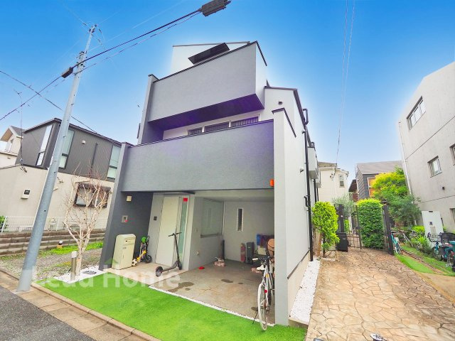 お隣との適度な距離感が確保されています！プライベートな時間を大切にしながら静かにゆったり過ごせます♪