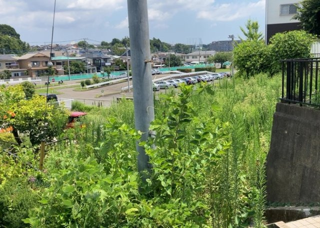 隣家の土地はどうなっているのか、生活利便施設が近くにあるのか、学校まで近いかなど、お客様のライフスタイルにあわせたイメージが重要です。また、近くにあると困る施設が近くにないかも確認するといいでしょう。