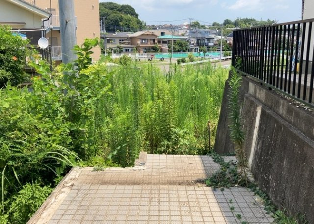人が暮らすうえで日光は大切な要素となります。日当たりの良さは譲れないポイントですね。併せて近くに大きな建築物の建築予定がないか、あるいはそれが可能な土地が近くにないか事前に確認することもお勧めします。
