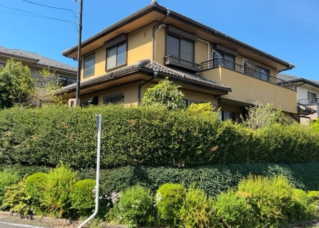 東側道路の場合は居室を南向きに設計しやすいため、朝日が入りやすいというメリットがあります。一方、西側道路も東側同様に居室を南向きに設計しやすいのですが、住宅地だと朝日が入りにくいという弱点があります。