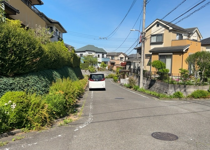 眺望を気にして物件を探す場合、前面に建物が建っていないか現地で確認しましょう！前面に建物があると景色はもちろん、日当たりや風通しにも影響が出てきます。住んだ時のことを想像しながら現地見学をしましょう。