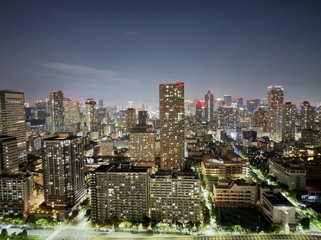 西側バルコニーから北側の眺め（夜景）