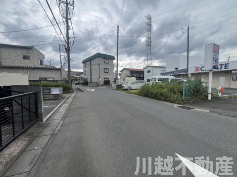前面道路含む現地写真です