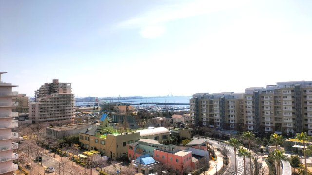 前面に大きな建物が無く、開放感のある眺望があります。