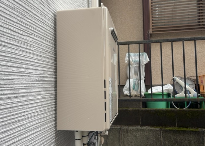環境に優しく給湯光熱費を抑えられる省エネ給湯器を搭載しています。お湯の準備や追焚機能も手軽に操作でき、毎日のバスタイムや家事を経済的かつ快適にサポートしてくれる賢い設備が備わったお住まいです。