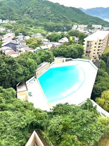 屋外プールも有り夏休みにはお子様も喜びます。