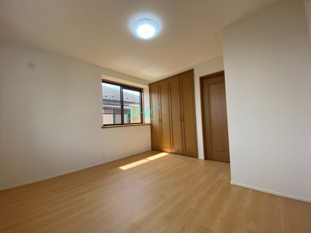 クローゼットのあるお部屋！荷物を収納することでお部屋をスマートに見せることができます。