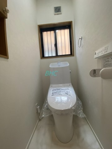 プライベート空間として機能や内装にこだわった、優しい雰囲気のトイレはリラックス空間へ。