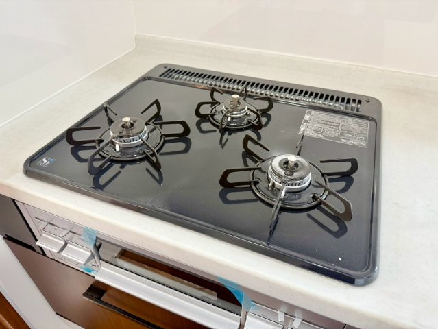 3口ガスコンロで効率よくお料理ができそうですね♪
