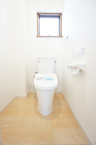 1階、2階温水洗浄便座付きトイレ交換済み！