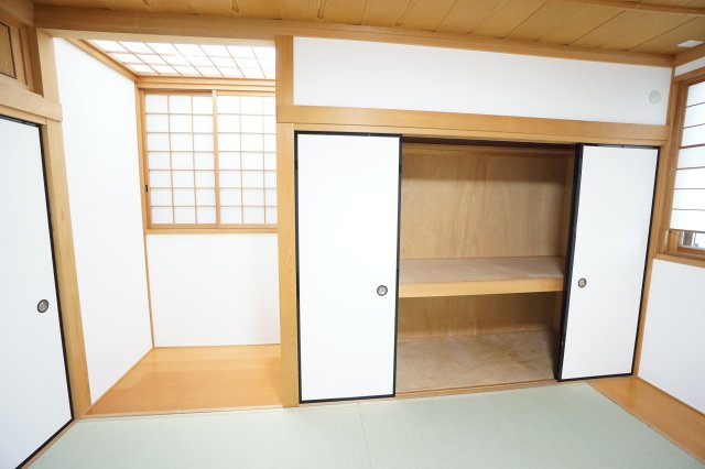大型押し入れ付きです♪