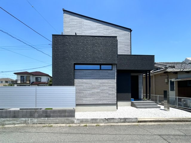 ■外観|シンプルで洗練されたデザインは住まう人の色に染まり、個性を映し出します♪本日見学可能(*＾＾*)