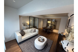 外苑マンションの居間