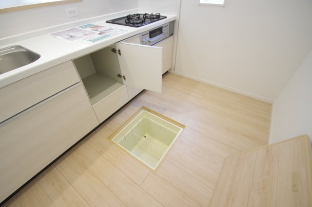 キッチン床下収納