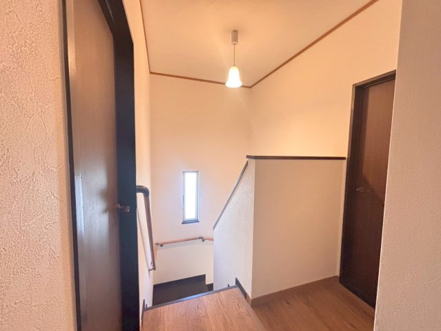 2階ホールです♪全てクロス張替済みです♪