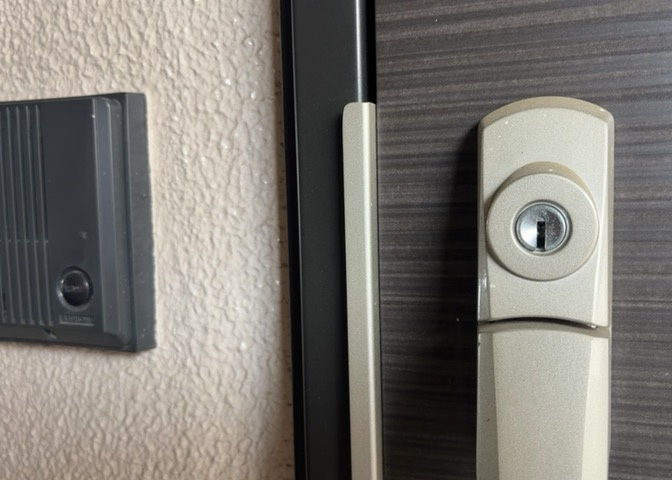 当然のことではありますが、オートロックやセンサーライト、ホームセキュリティーなどの防犯設備があれば、小さいお子様がいるご家庭も安心ですよね！まず物件購入の際は、防犯設備もチェックするようにしましょう。