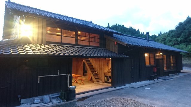 多目的室兼ガレージ　入口