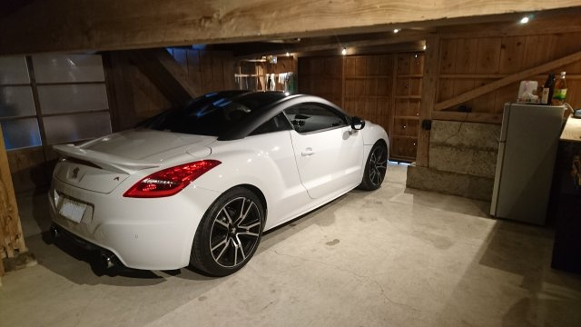 多目的室兼ガレージ