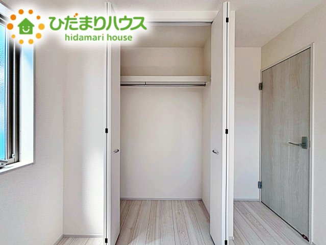 全室にクローゼットが付いていて、お部屋の住空間もスッキリ広々つかえそうです(^^)/