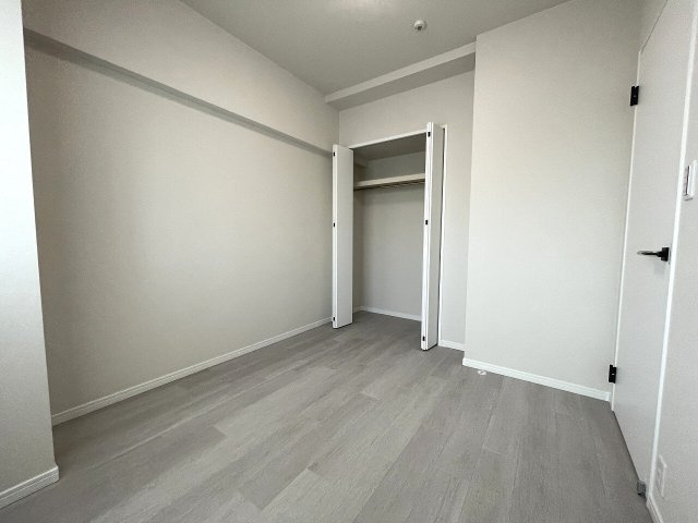 各部屋に収納設備を完備　