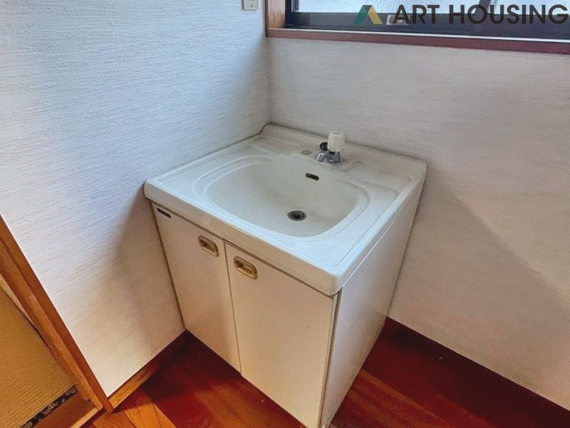 2階にも洗面台がございます！