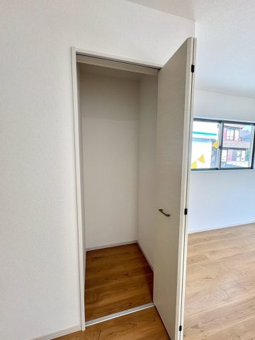 収納が豊富で、暮らしやすさに配慮した間取りです。