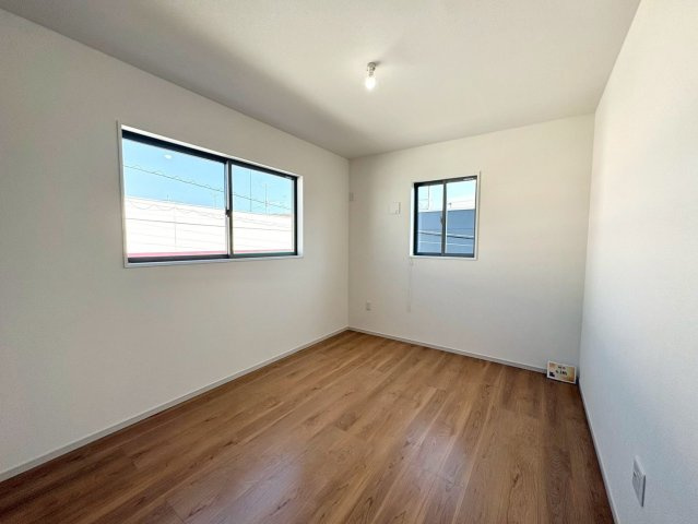 洋室6.1帖・収納付きで、お部屋がすっきり片付きます。