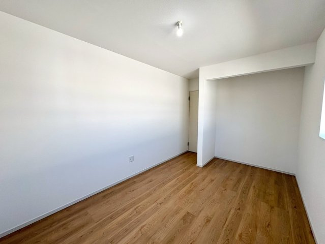 洋室6.1帖・収納付きで、お部屋がすっきり片付きます。