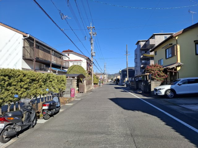 見通しがよく陽当りもよい前面道路