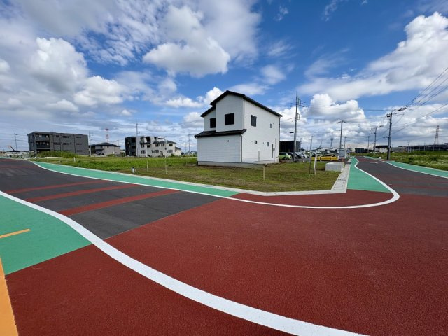 JR武蔵野線「吉川美南」駅徒歩5分！敷地約45坪・ご家族のライフスタイルに合わせた自由設計が可能です！当社無料の間取り作成も承ります！建物イメージや資金計画などお気軽にご相談ください。