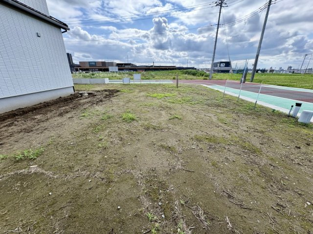 JR武蔵野線「吉川美南」駅徒歩5分！敷地約45坪・ご家族のライフスタイルに合わせた自由設計が可能です！当社無料の間取り作成も承ります！建物イメージや資金計画などお気軽にご相談ください。