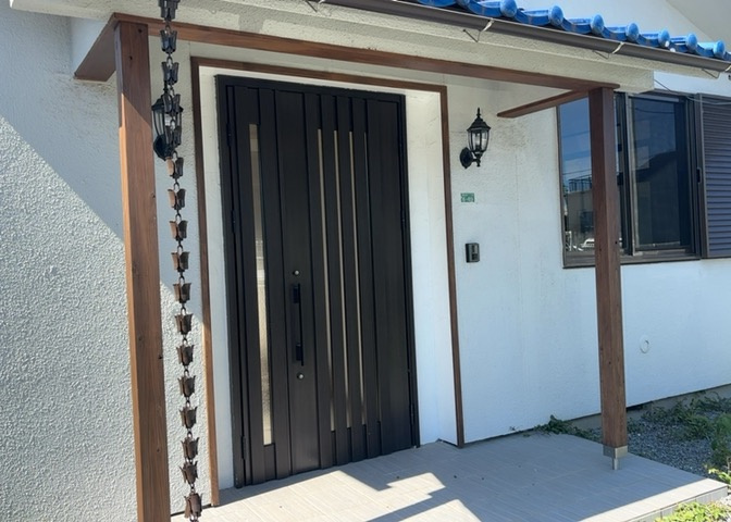 庭があることでガーデニングや家庭菜園はもちろん、こどもの遊び場やペットを放して遊ぶことができます。また、家の周囲に余裕があるということです。隣地との間があれば、十分な日当たりと、風通しが確保できます。