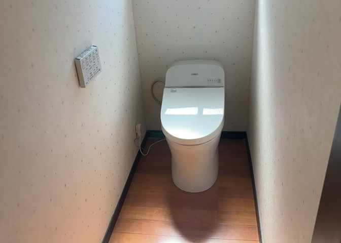 トイレは大きさや形、機能、抗菌性などが異なる多種多彩なタイプが各メーカーから出ています。それぞれに良さがあるため、事前にどういったタイプのトイレがいいのかをご家庭内で決めて、内見に行くといいでしょう。