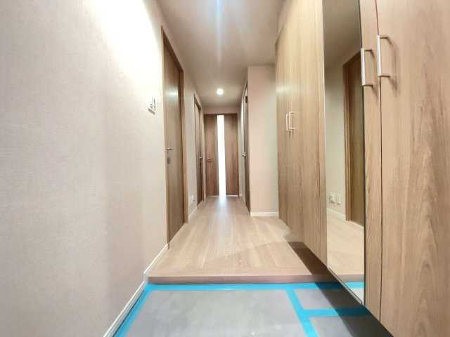 【新品】建具、扉、デザインクロス、フローリング！ナチュラルで統一された素敵なデザインです♪